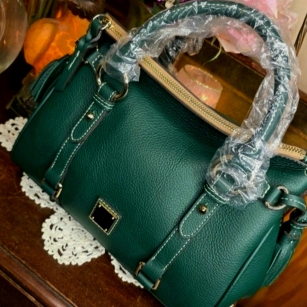 NWT Dooney & Bourke Green Ivy Satchel
